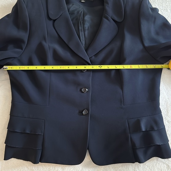 Albert Nipon skirt suit fully lined navy blue. Waist - Picture 4 of 16